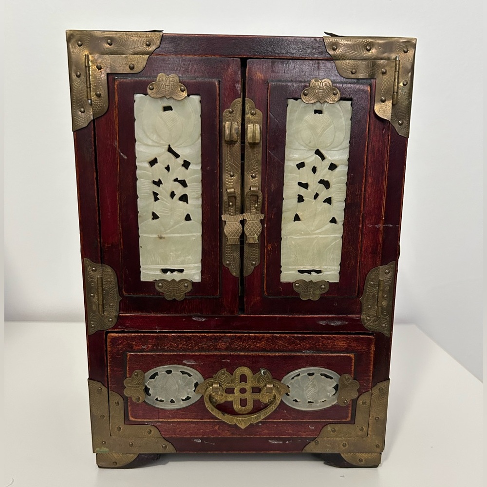 Vintage Shanghai Rosewood Jewelry Box - Exquisite geniune JADE & silk